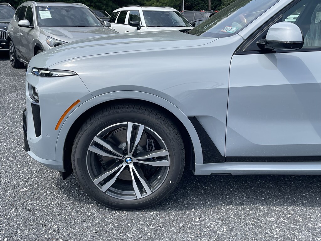 New 2027 BMW X7 xDrive40i SUV