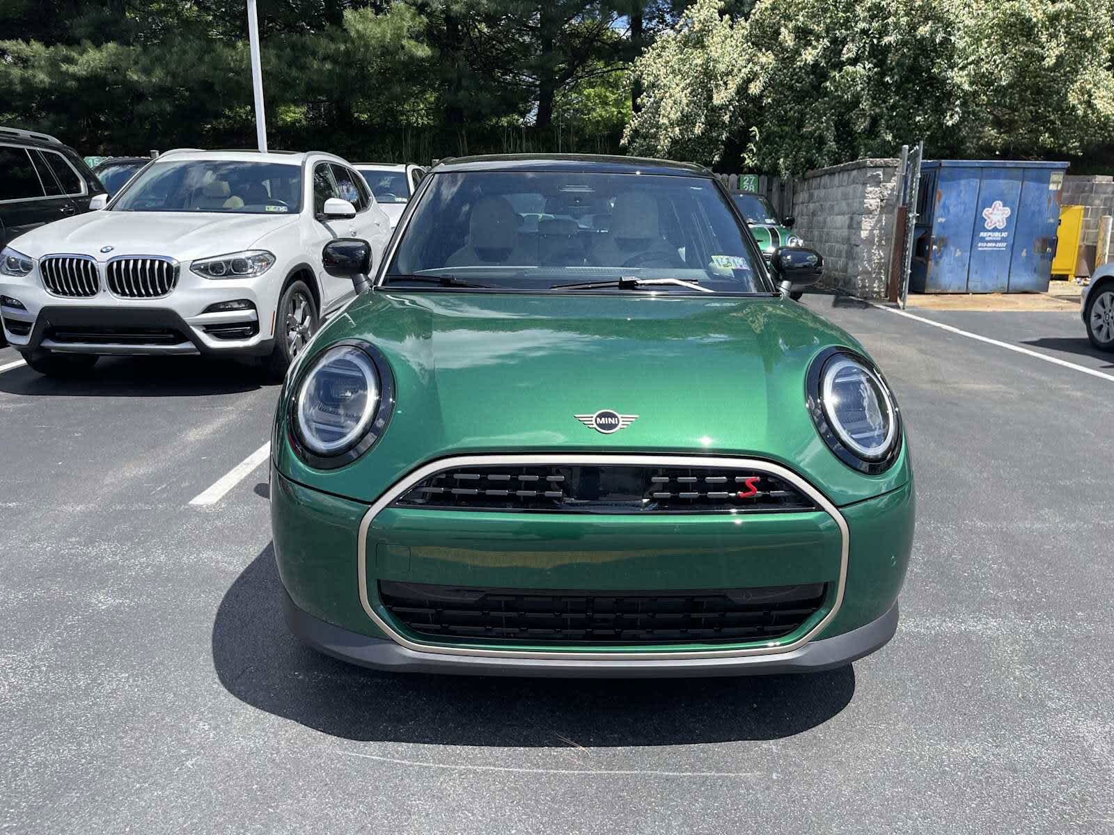 2025 Mini Cooper S Hardtop 2 Door photo 2