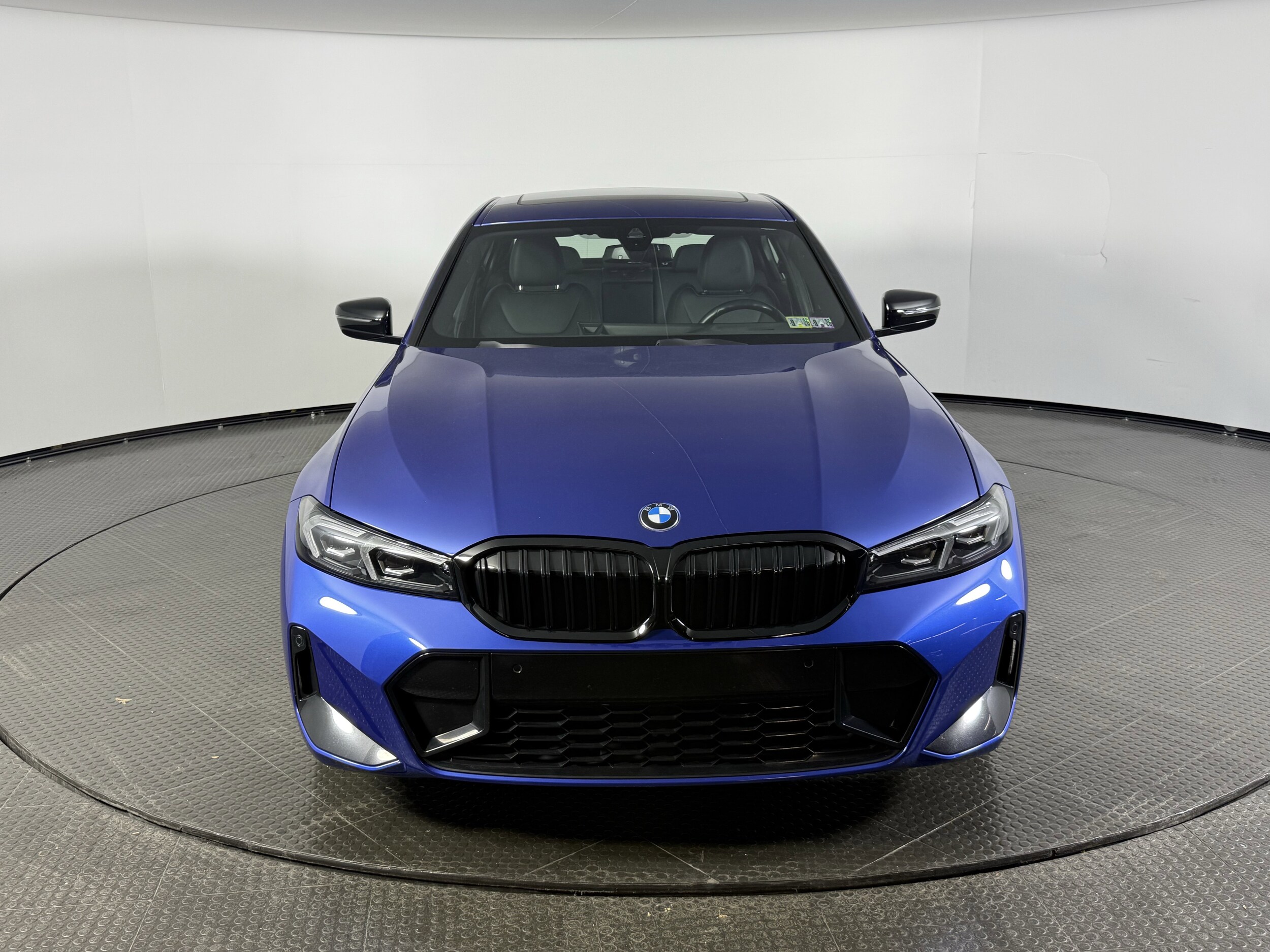 2023 Bmw 330i xDrive photo 2