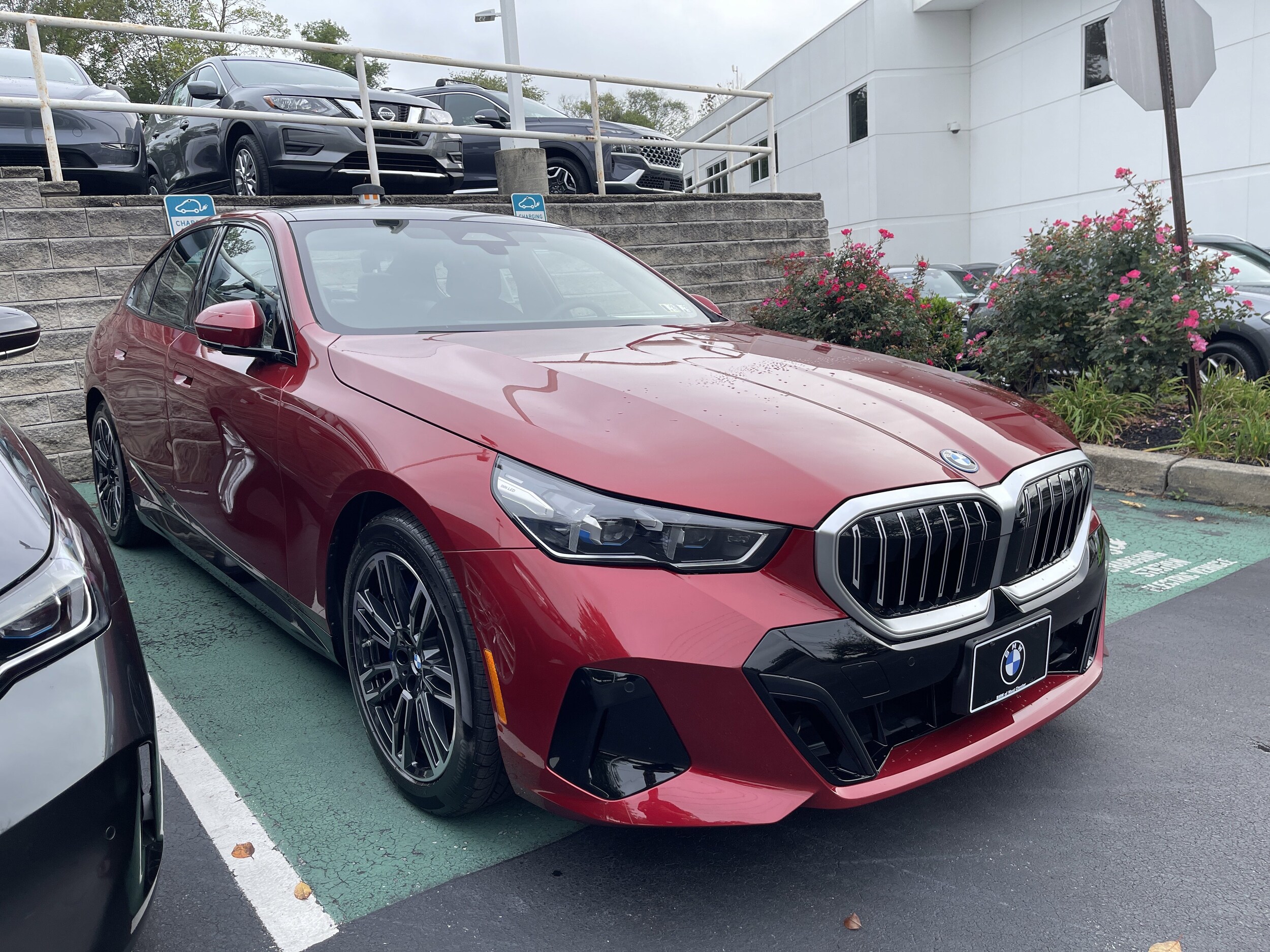 2026 Bmw 550e xDrive photo 3