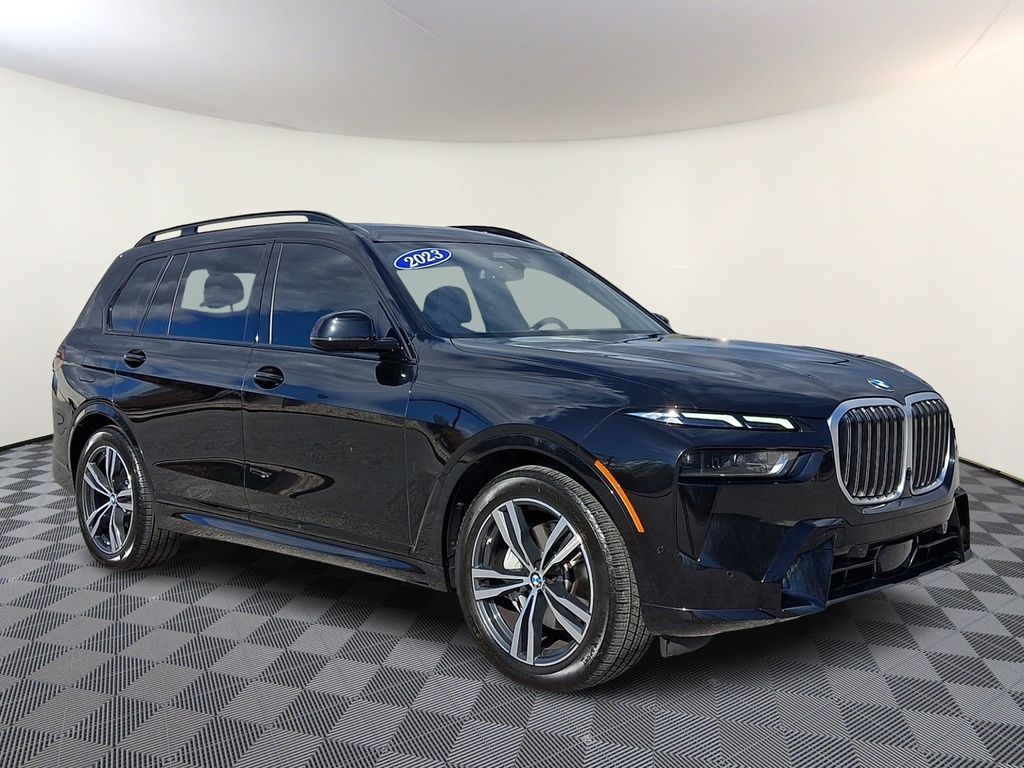 2023 BMW X7