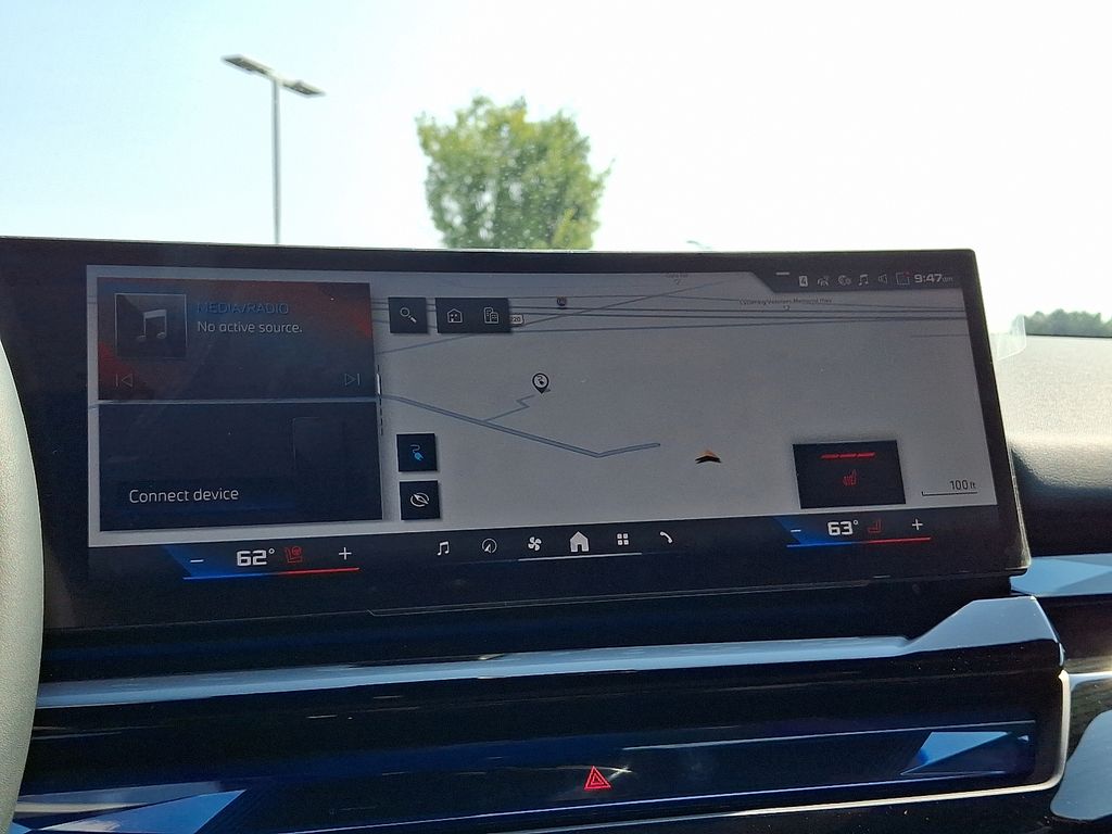 2025 BMW i5 M60 - Photo 9
