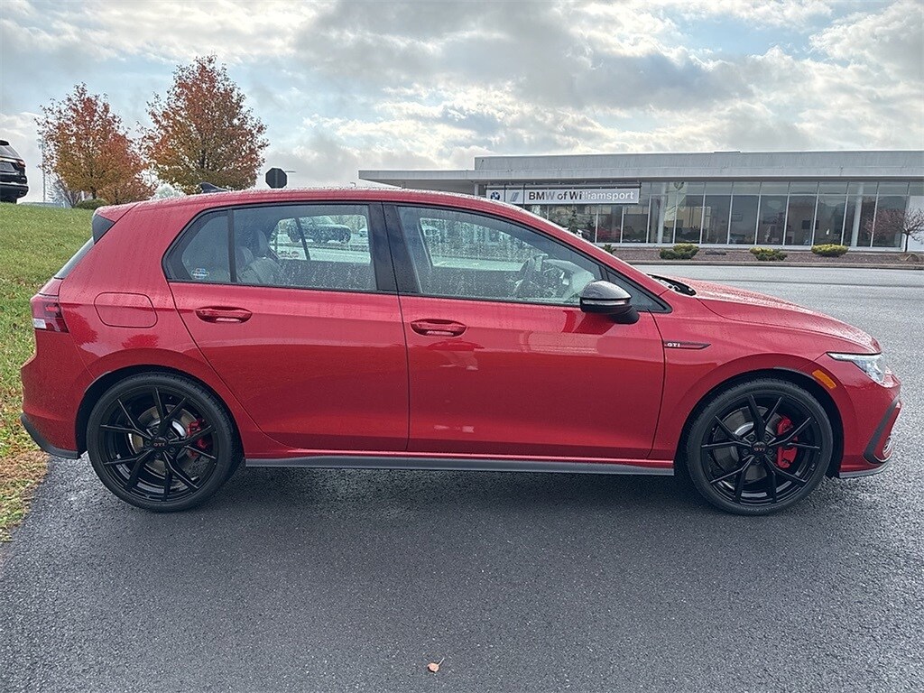 2024 Volkswagen Golf GTI SE photo 3