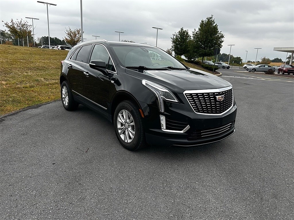 2023 Cadillac XT5 Luxury photo 3