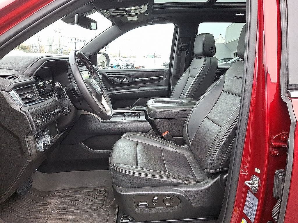2022 GMC Yukon Denali - Photo 29