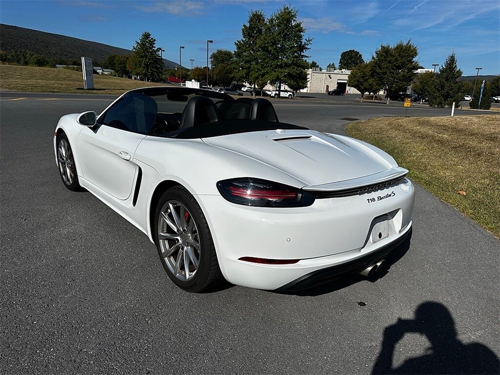 2024 Porsche Boxster S photo 2