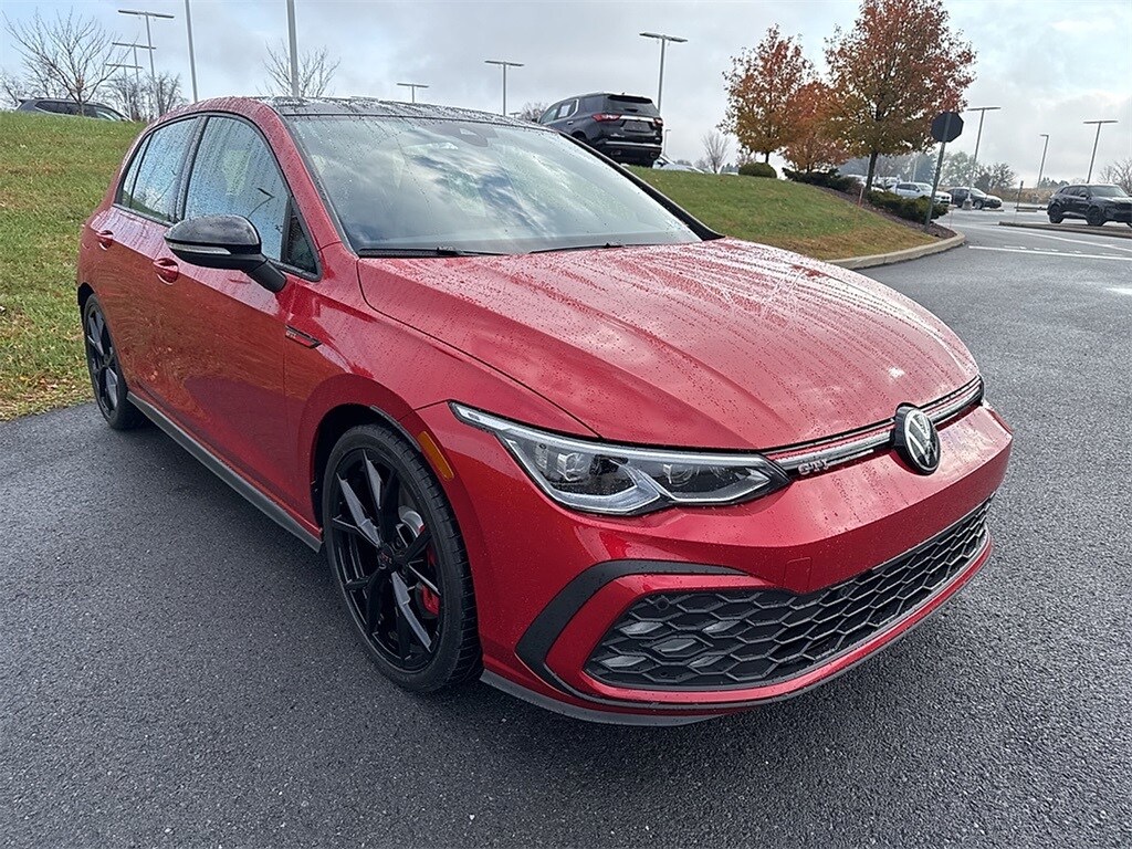 2024 Volkswagen Golf GTI SE photo 2