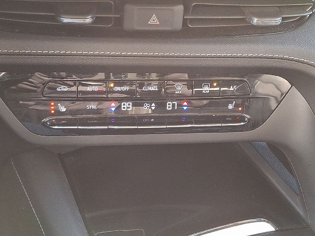 2023 Buick Envision Essence - Photo 17