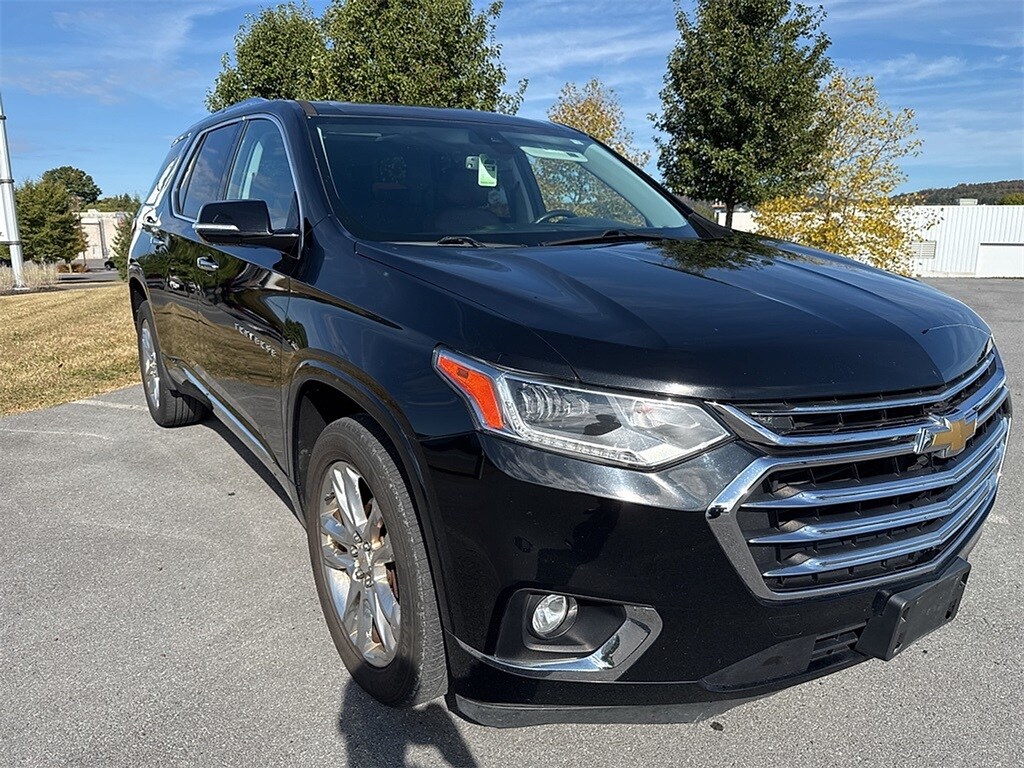 2018 Chevrolet Traverse High Country photo 2