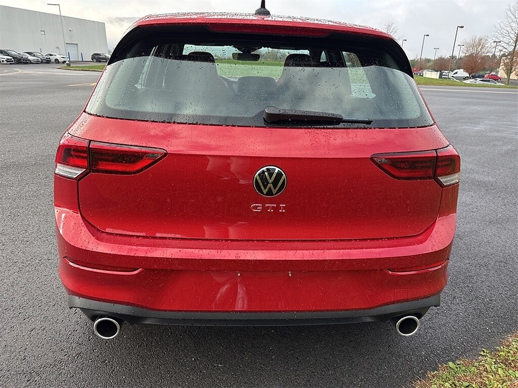 2024 Volkswagen Golf GTI SE photo 4