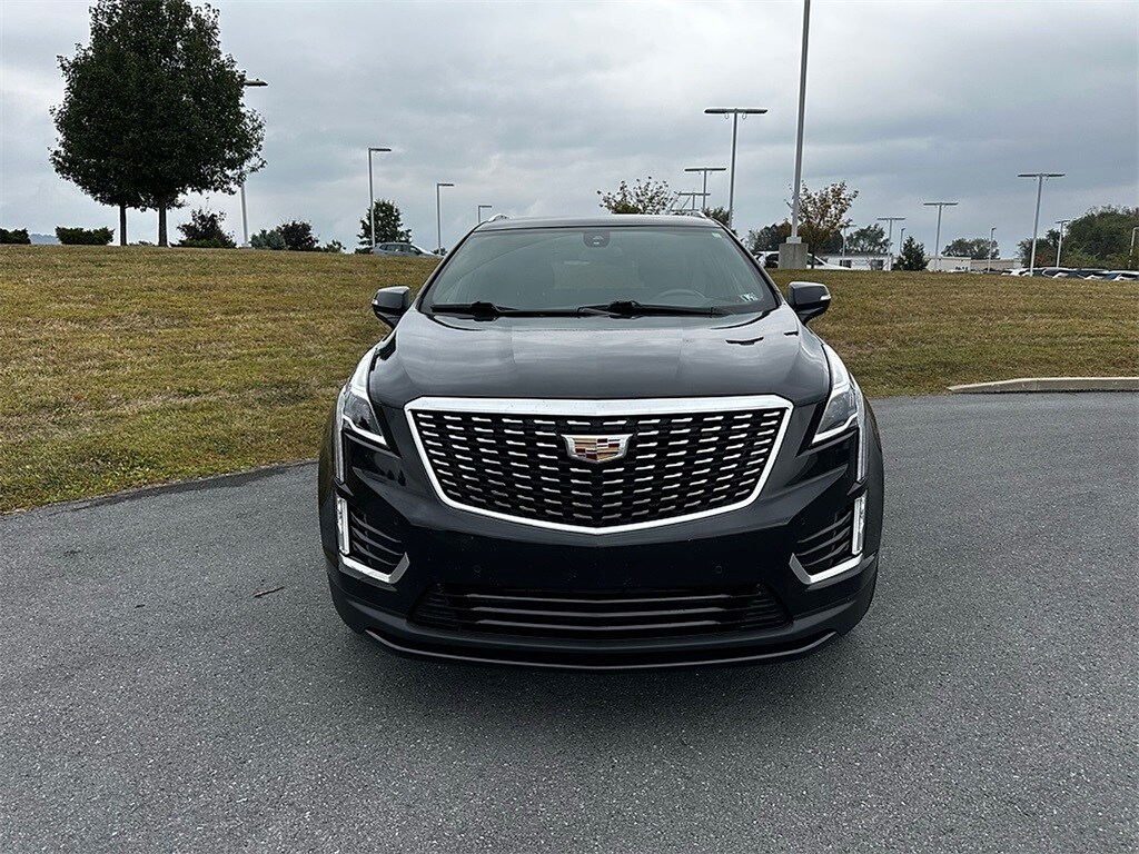 2023 Cadillac XT5 Luxury photo 2