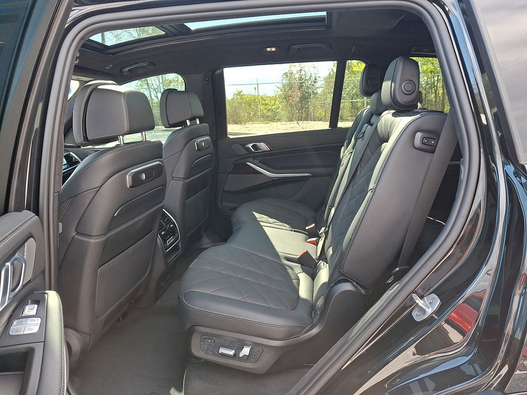 2023 BMW X7 40i - Photo 15