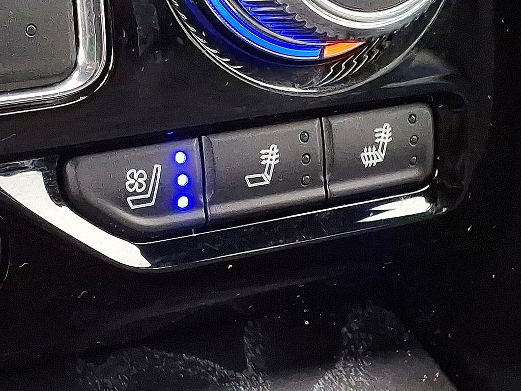 2022 GMC Yukon Denali - Photo 39