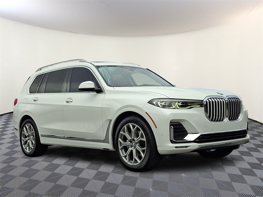 2022 BMW X7 40i's photo