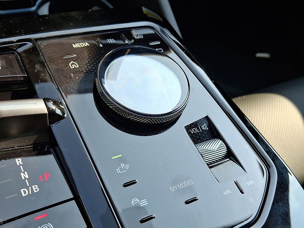2025 BMW i5 M60 - Photo 15