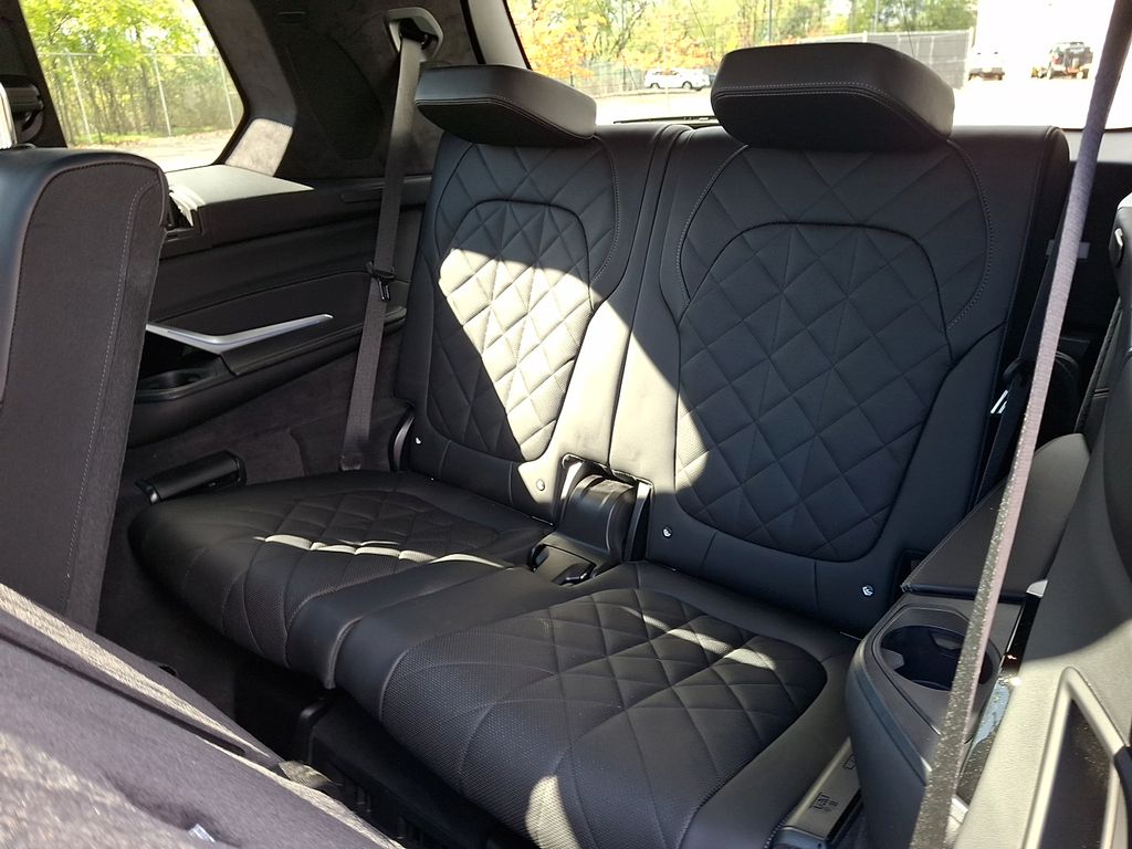 2023 BMW X7 40i - Photo 16
