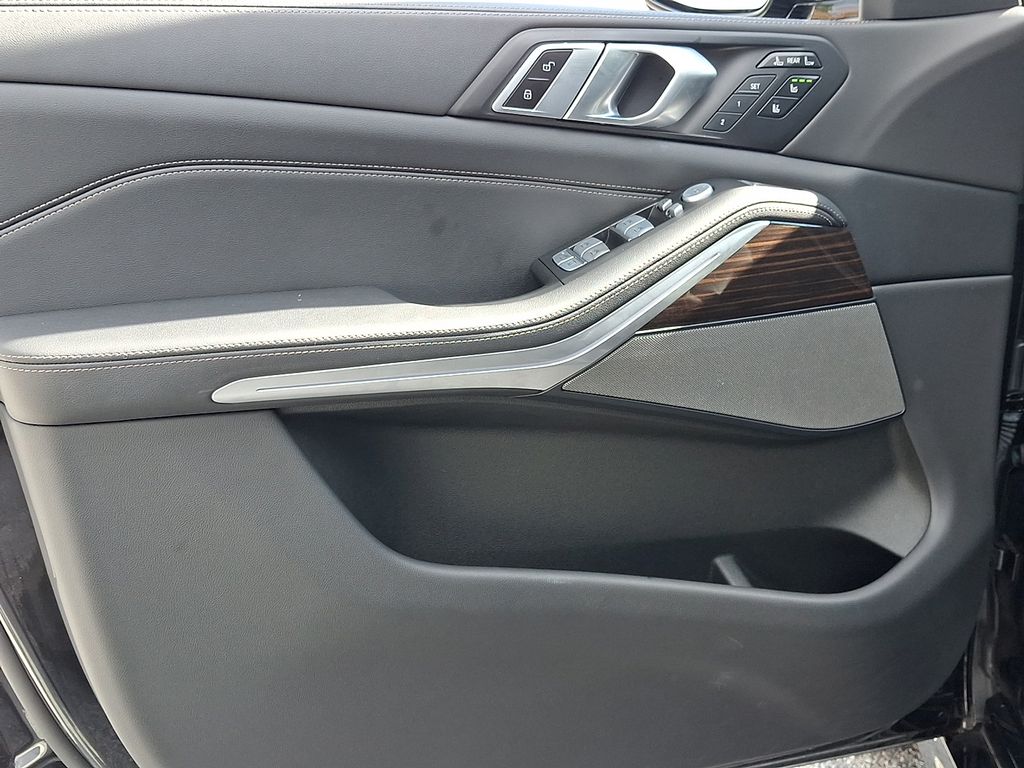 2023 BMW X7 40i - Photo 17