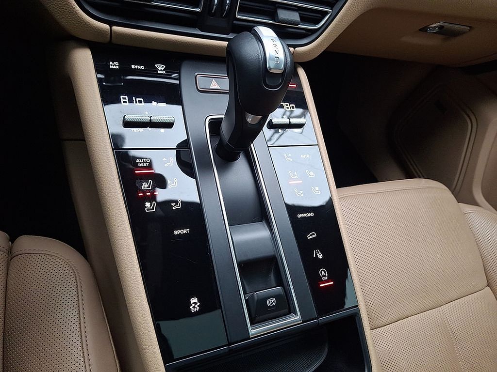 2024 Porsche Macan Base - Photo 18
