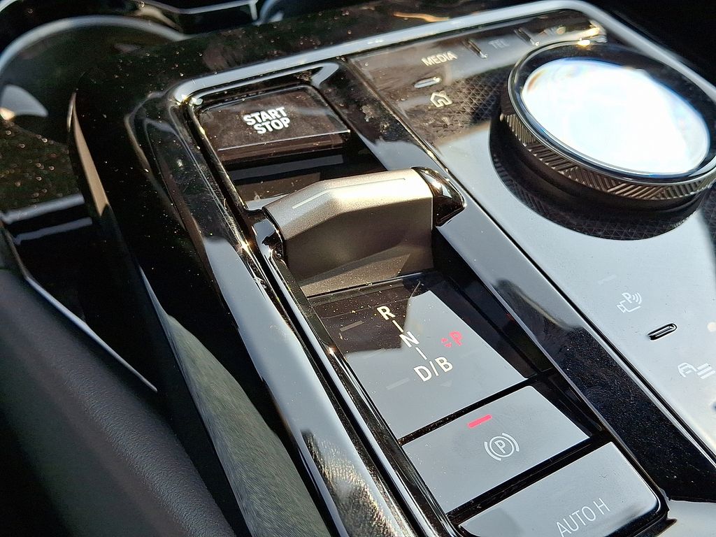 2025 BMW i5 M60 - Photo 8