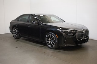 2025 BMW 740i xDrive Sedan