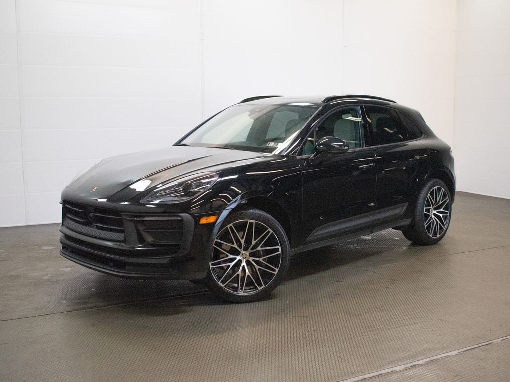 2026 Porsche Macan Base