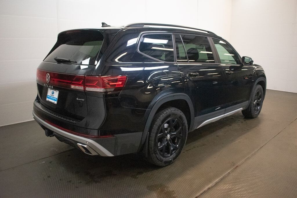 Used 2024 Volkswagen Atlas 2.0T Peak Edition SE w/Technology SUV