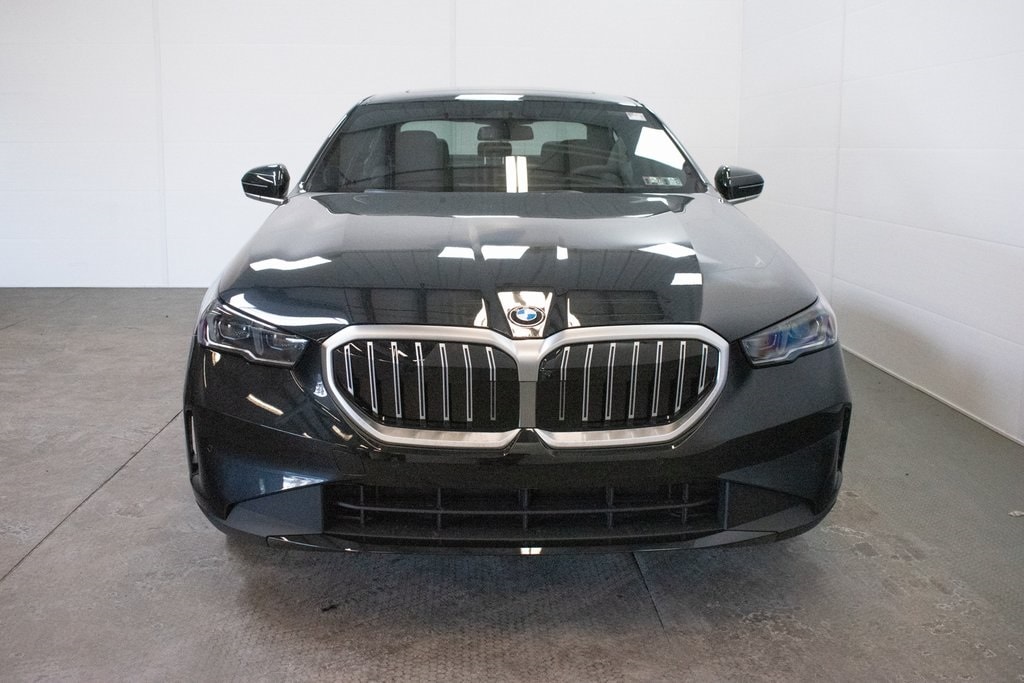 New 2026 BMW 530i xDrive Sedan