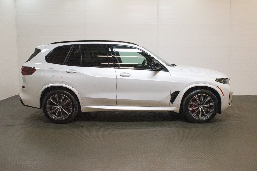 2026 Bmw X5 M60i photo 2