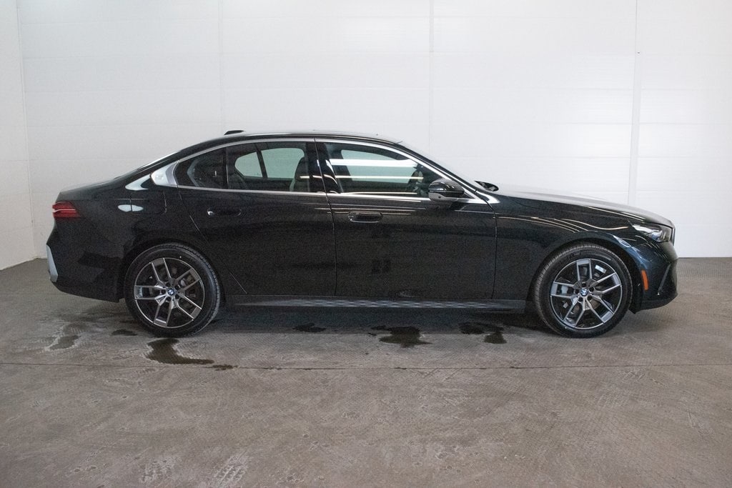 New 2026 BMW 530i xDrive Sedan