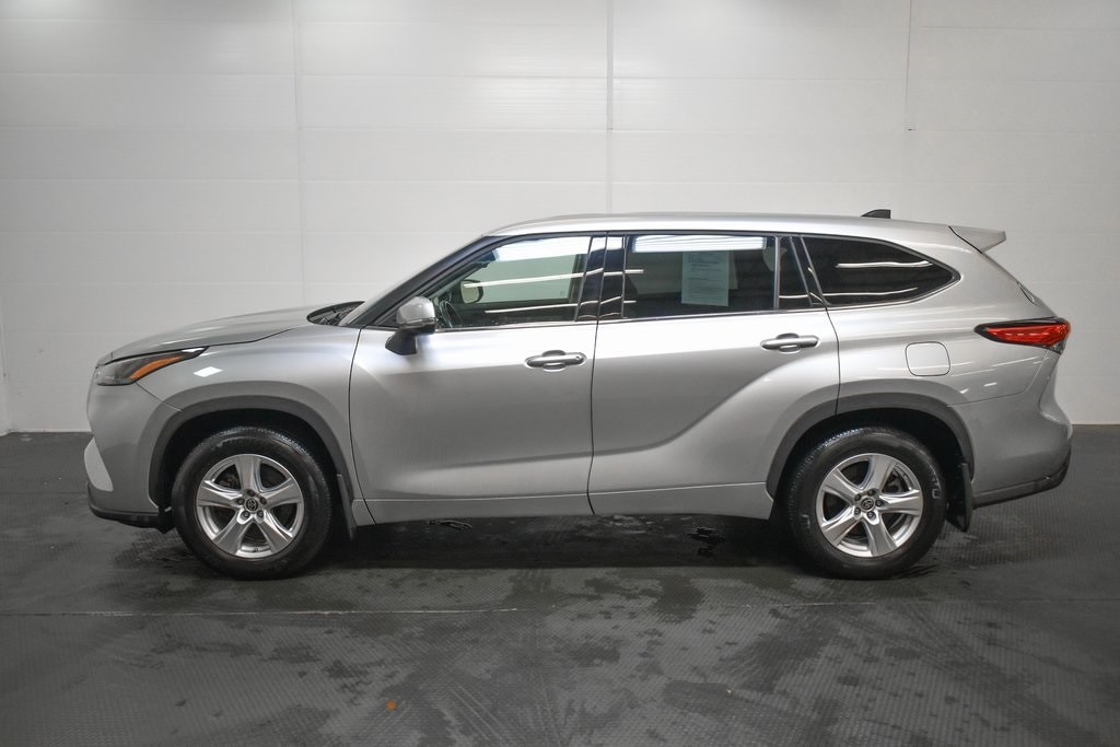 Used 2022 Toyota Highlander LE SUV