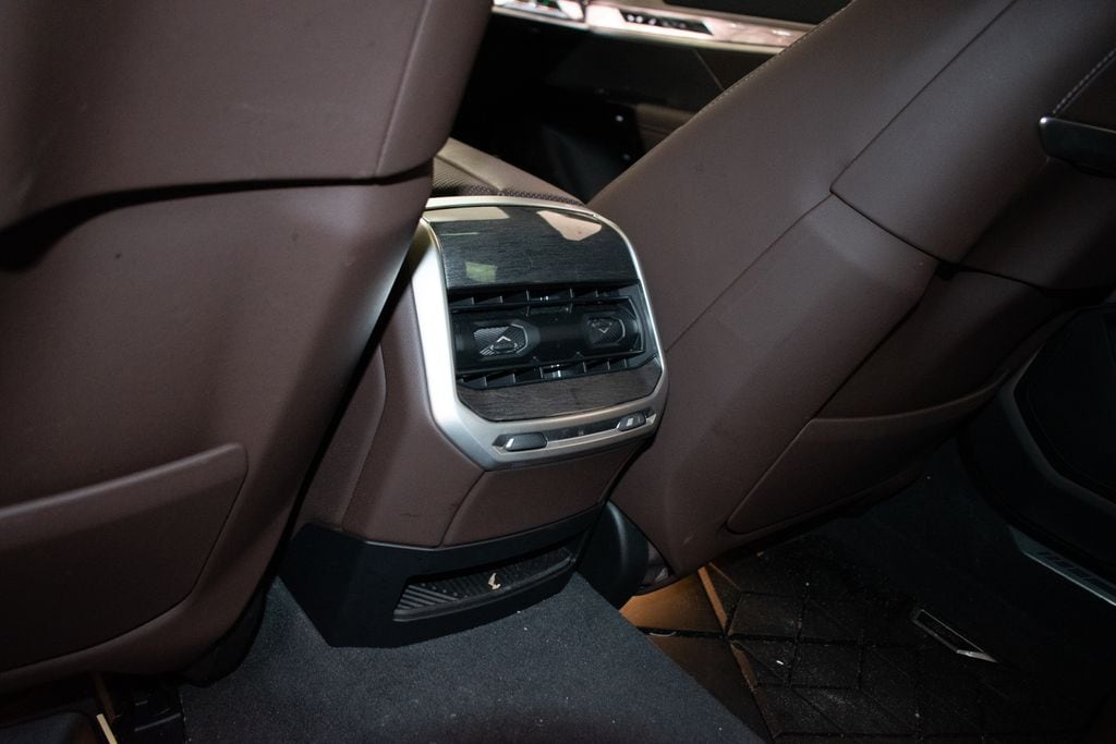 2026 BMW 7 Series 740i - Photo 25