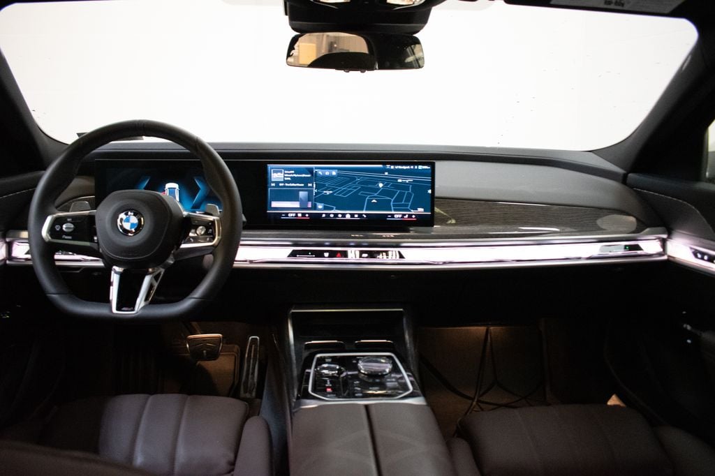 2026 BMW 7 Series 740i - Photo 11