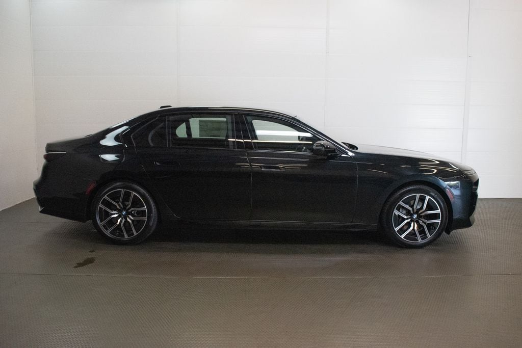New 2026 BMW 740i xDrive Sedan