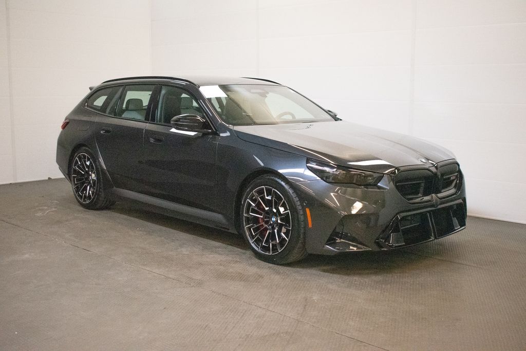 2026 BMW M5 M5 Touring's photo