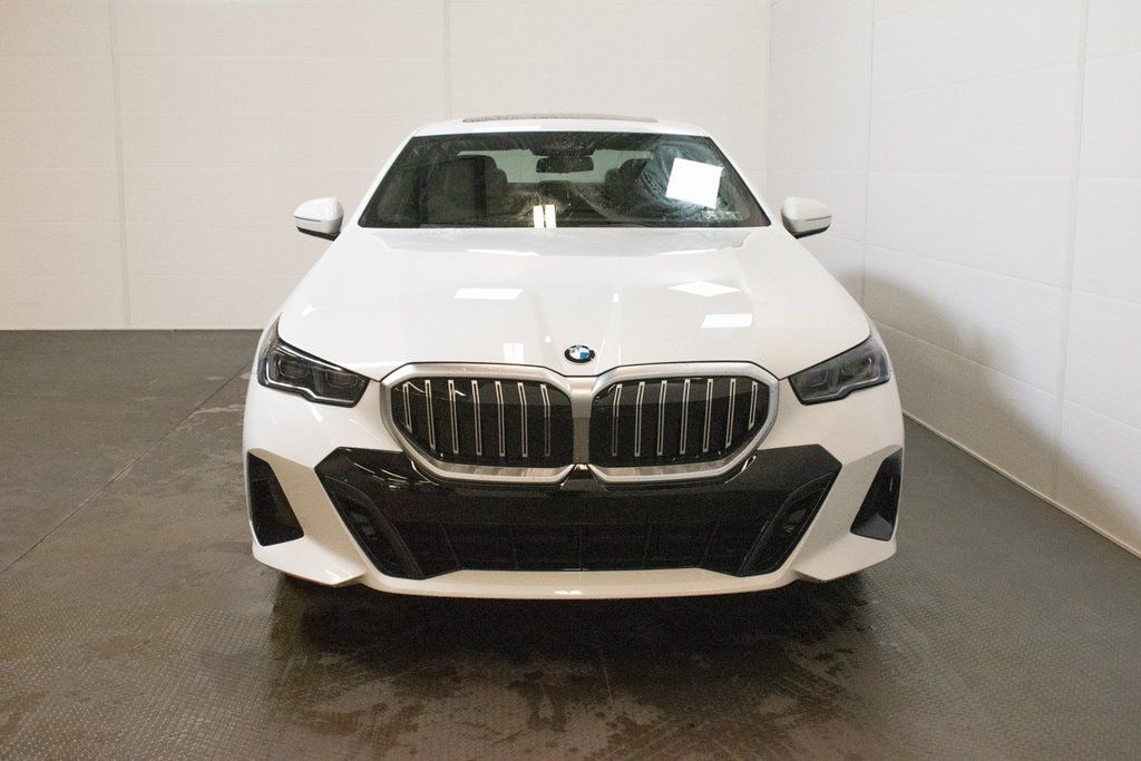 New 2026 BMW 530i xDrive Sedan