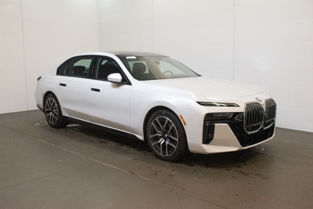 2026 BMW 7 Series 740i xDrive Sedan's photo