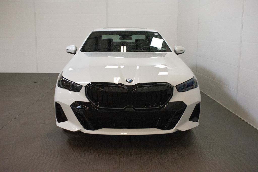 New 2026 BMW 530i xDrive Sedan
