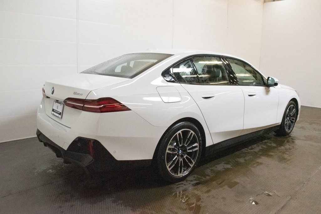 New 2026 BMW 530i xDrive Sedan