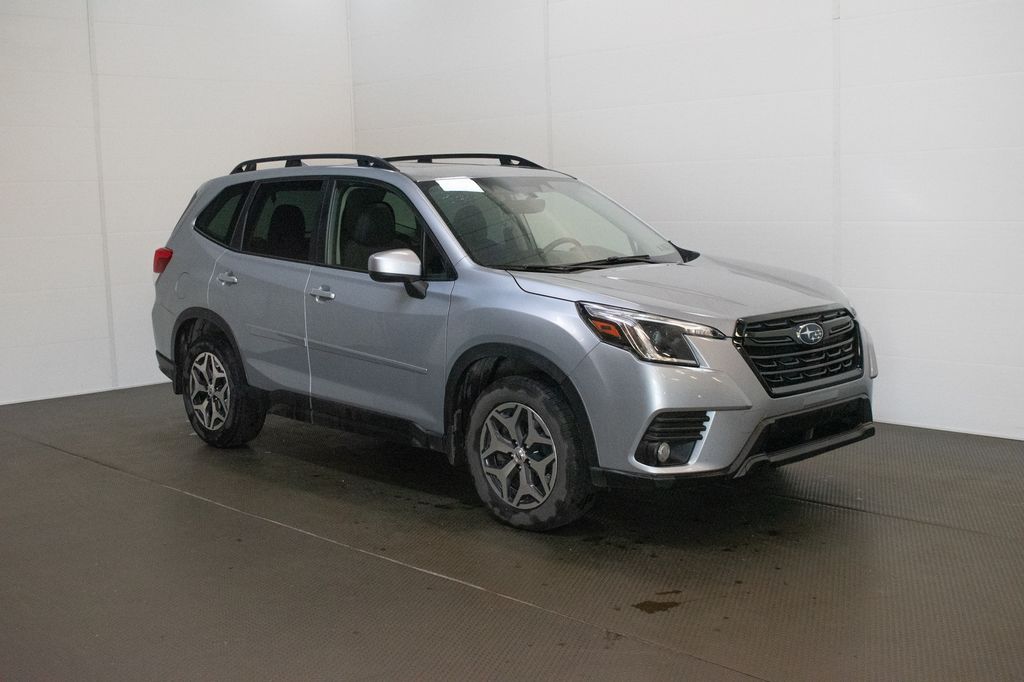 2023 Subaru Forester Premium's photo