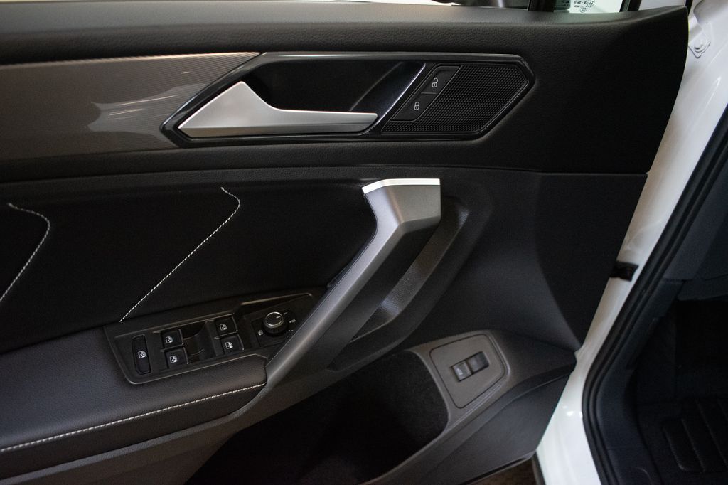 2024 Volkswagen Tiguan SE - Photo 21