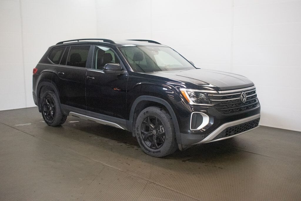 Used 2024 Volkswagen Atlas 2.0T Peak Edition SE w/Technology SUV