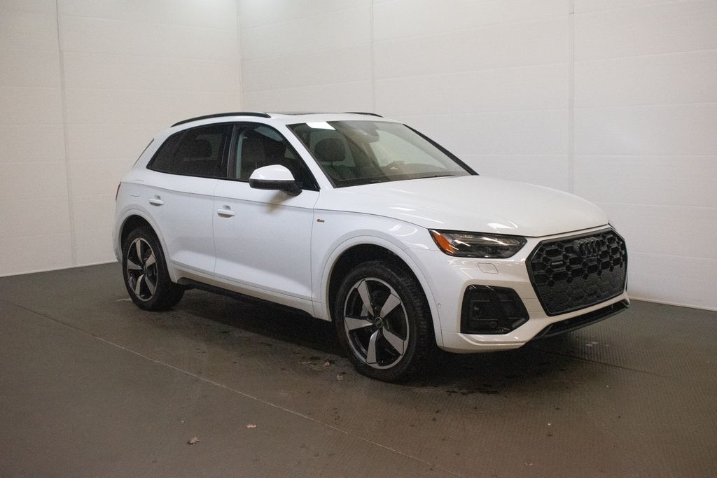 2022 Audi Q5 45 Prestige's photo