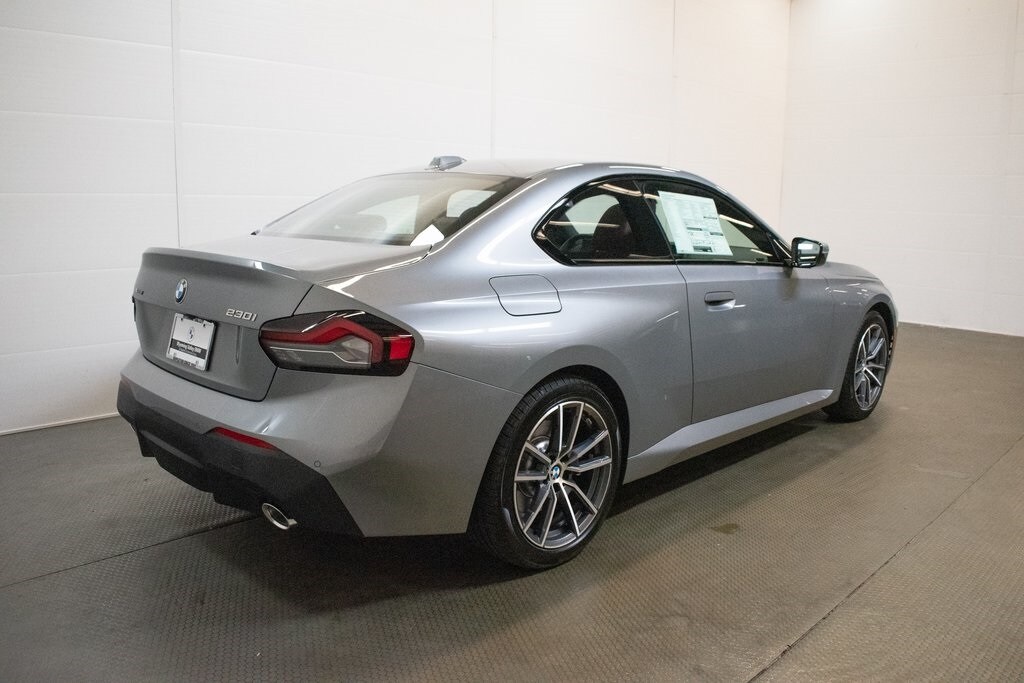 2025 Bmw 230i xDrive photo 4