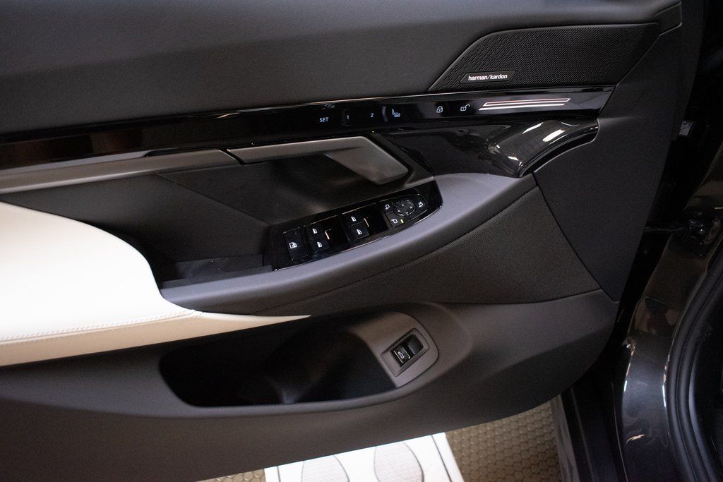 2026 BMW 5 Series 530i - Photo 23