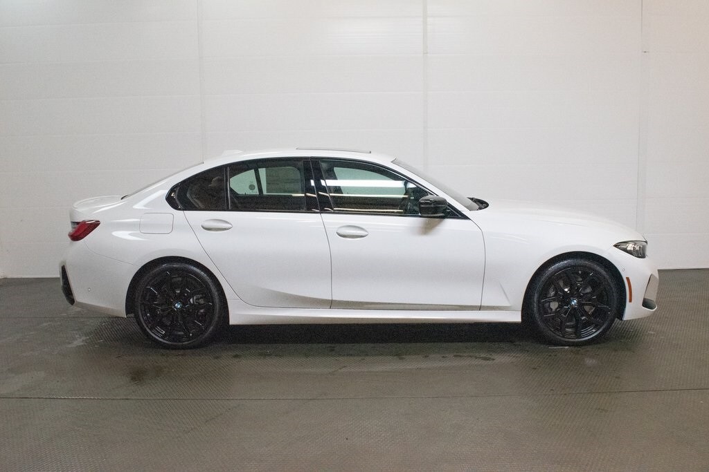 2025 Bmw 330i xDrive photo 2