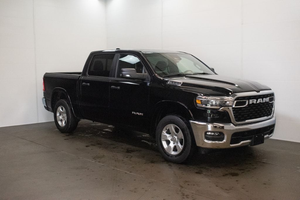 2025 RAM 1500 Big Horn/Lone Star 4x4 Crew Cab 5'7's photo