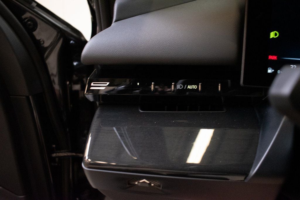 2026 BMW 5 Series 530i - Photo 20