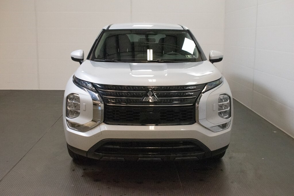 Used 2024 Mitsubishi Outlander ES SUV