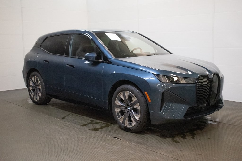 2026 BMW iX 45's photo