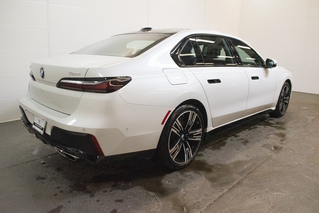 Certified 2023 BMW 760i xDrive Sedan